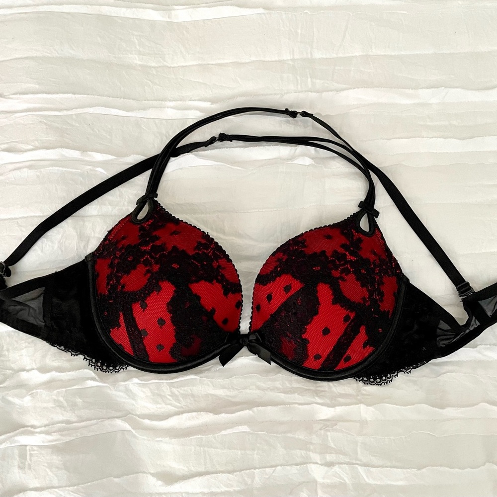 32D Victoria's Secret Black and Red Sexy Lace Push-up Bra